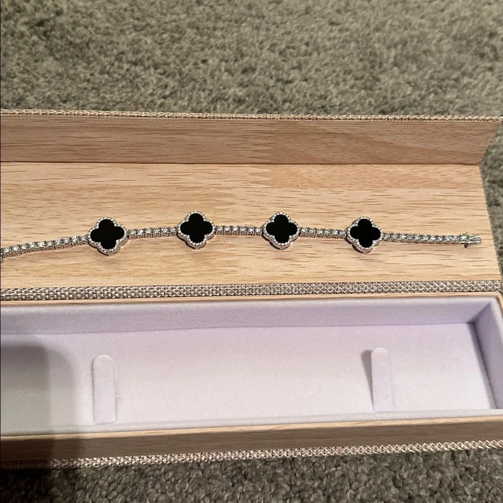 Diamond Silver and Black Custom made Clover Bracelet - Picture 1 of 3